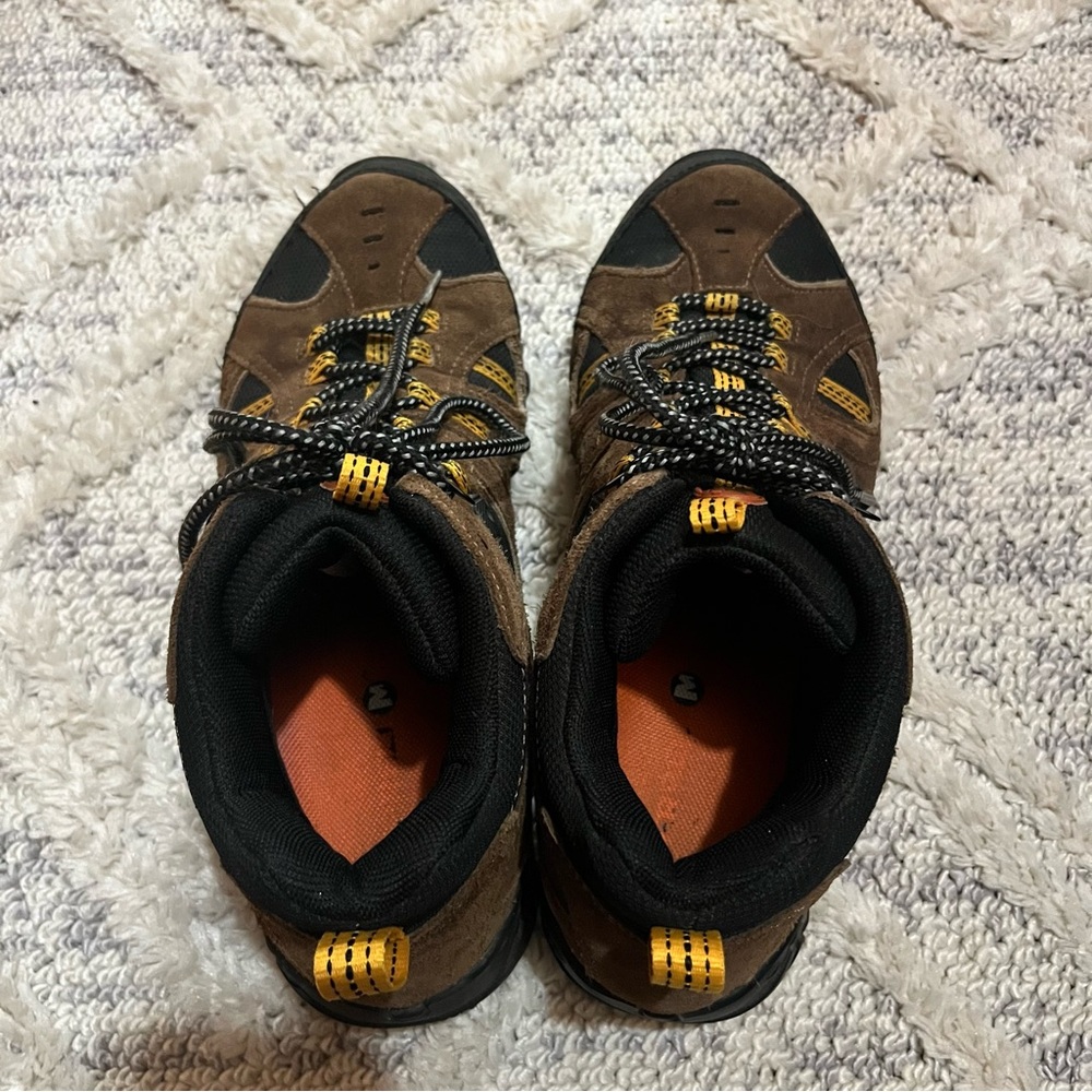 Men's Merrell Yokota Trail Mid Waterproof Hiking Boots - Picture 4 of 7